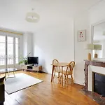 Buttes Chaumont Charming Apartment For 4 People